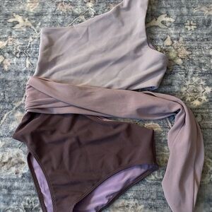 One-Shoulder Swimsuit in Purple and Gray